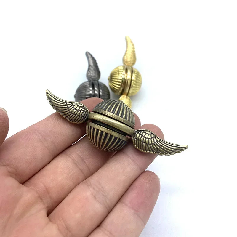 金色飞贼指尖陀螺
